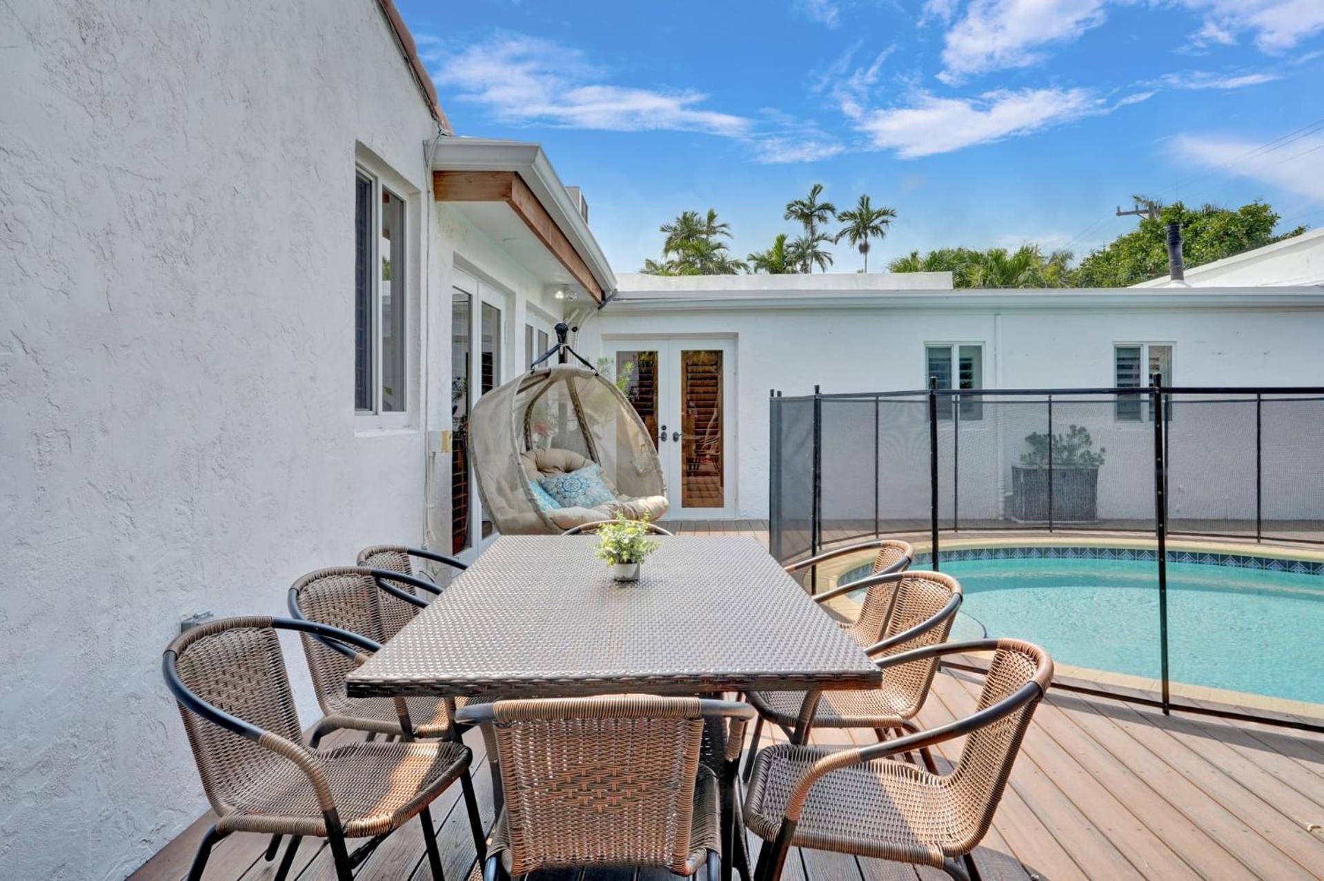 Private Pool With 5 Bedroom Retreat Hollywood Exterior photo