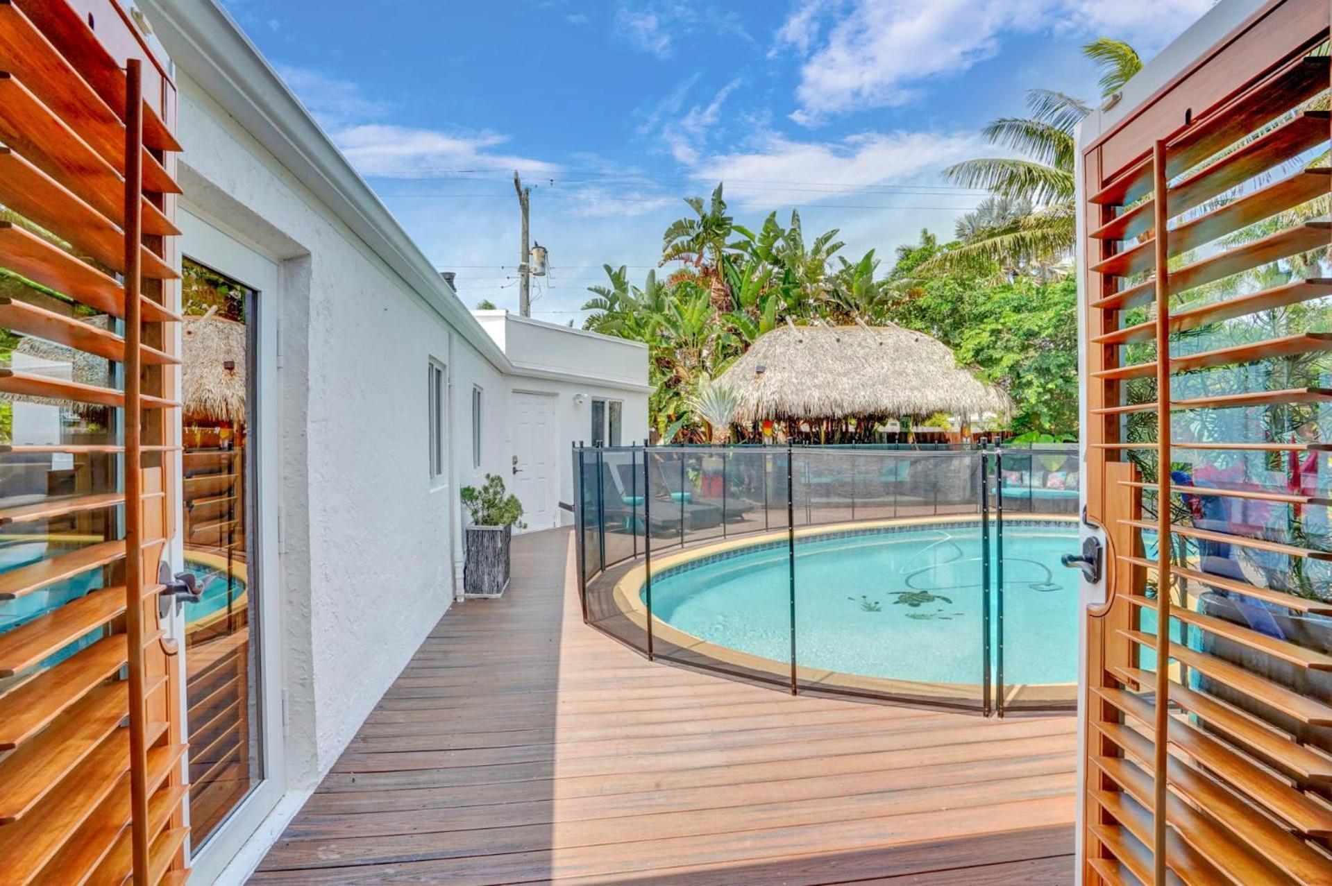 Private Pool With 5 Bedroom Retreat Hollywood Exterior photo