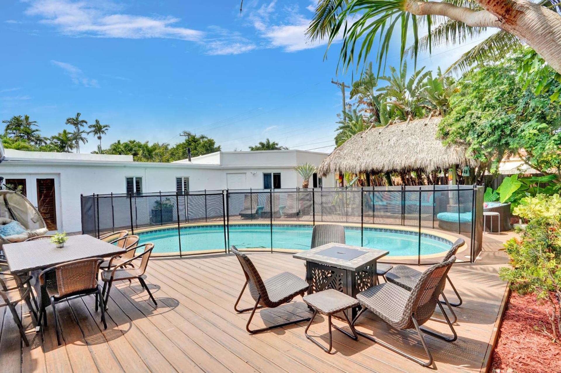 Private Pool With 5 Bedroom Retreat Hollywood Exterior photo