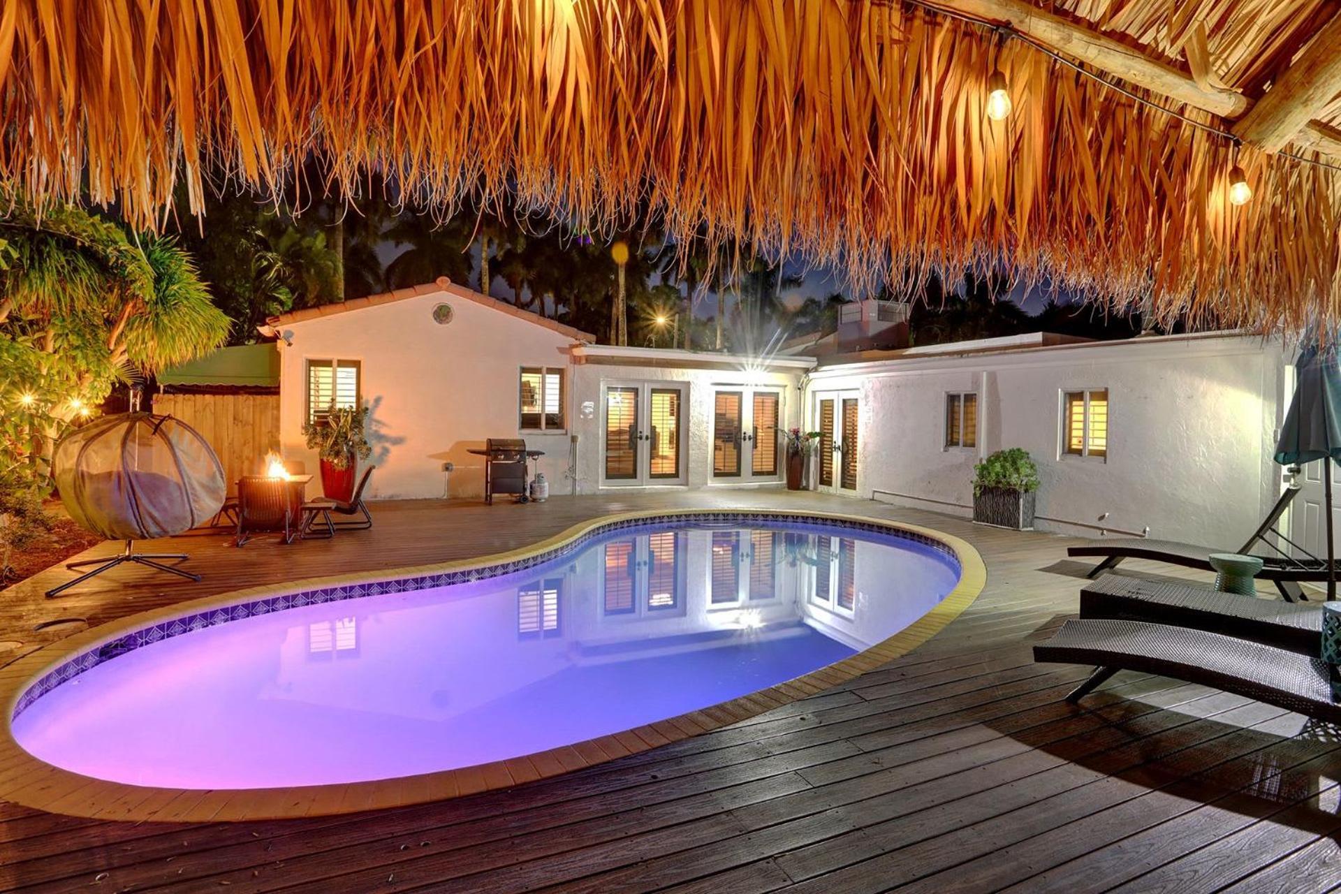 Private Pool With 5 Bedroom Retreat Hollywood Exterior photo