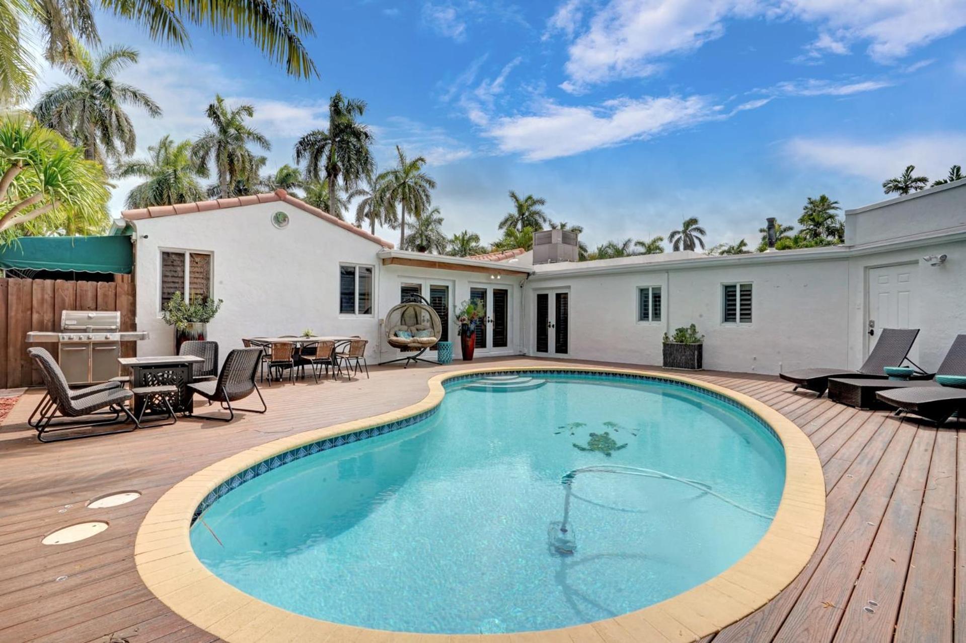 Private Pool With 5 Bedroom Retreat Hollywood Exterior photo